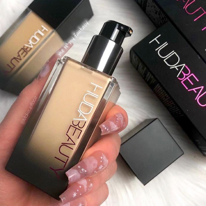 Fauxfilter Luminous Matte Foun – Huda Beauty Makeup Bag recenzja i cena