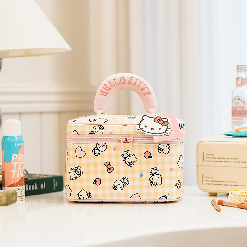 Urocza kosmetyczka z nadrukiem – Beauty Preservation Makeup Bag recenzja i cena